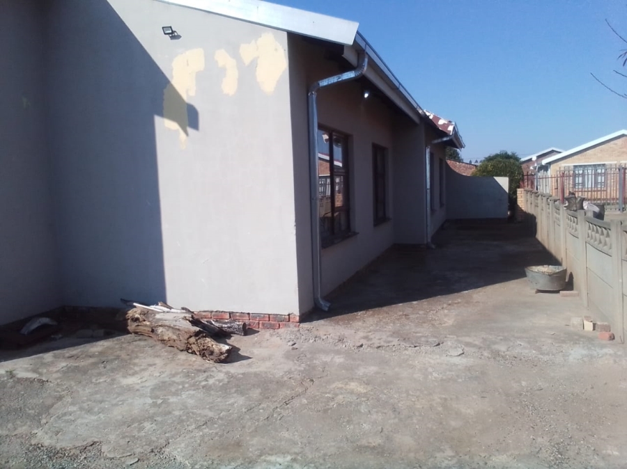 3 Bedroom Property for Sale in Dukathole Eastern Cape